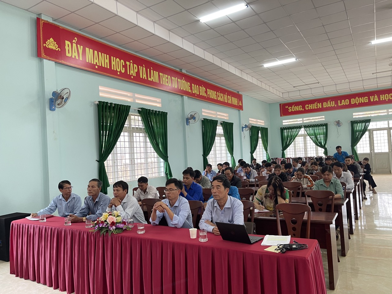 Hưởng ứng ngày pháp luật nước Cộng hòa xã hội chủ nghĩa Việt Nam 09/11/2023 và tập huấn nghiệp vụ cho đội ngũ hòa giải viên cơ sở xã Cư Klông năm 2023