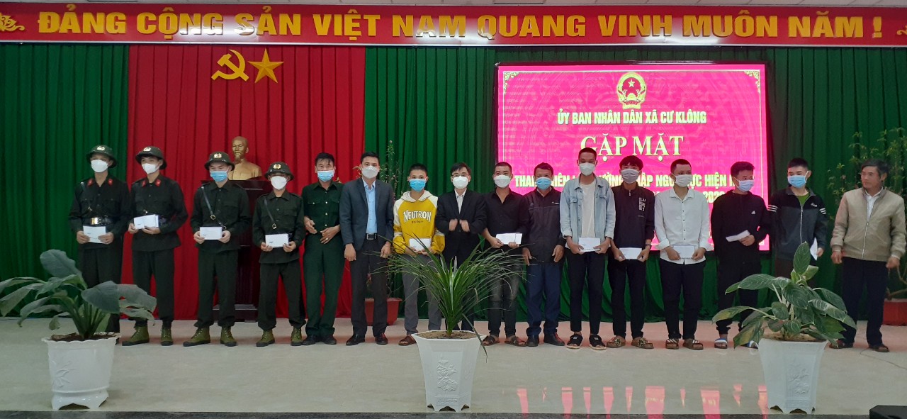 Gặp mặt Thanh niên xã Cư Klông lên đường thực hiện NVQS và tham gia nghĩa vụ CAND năm 2022